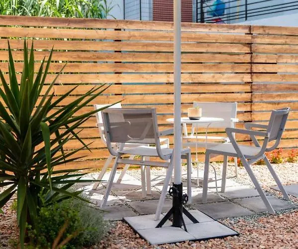 Elena 4 Néa Péramos